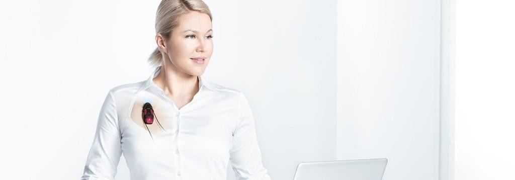 Hyvinvointianalyysin mittausta Livtec Recoveryn EKG-anturilla.