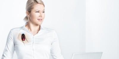 Hyvinvointianalyysin mittausta Livtec Recoveryn EKG-anturilla.
