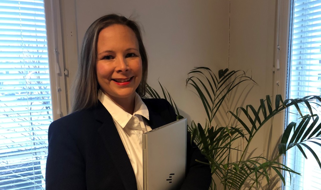 Sovellusasiantuntija ja tietosuojavastaava Milla Arakivi vastaa Finlan tietosuoja-asioiden käytännön toteutuksesta.